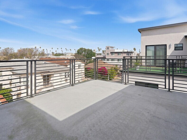 More Photos Of 5075 Pickford St, Los Angeles Apartments For Sale