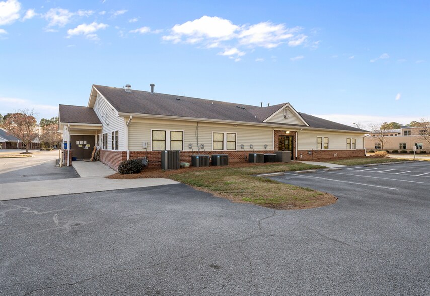 More Photos Of 1704 Wayne Memorial Dr, Goldsboro Medical For Sale