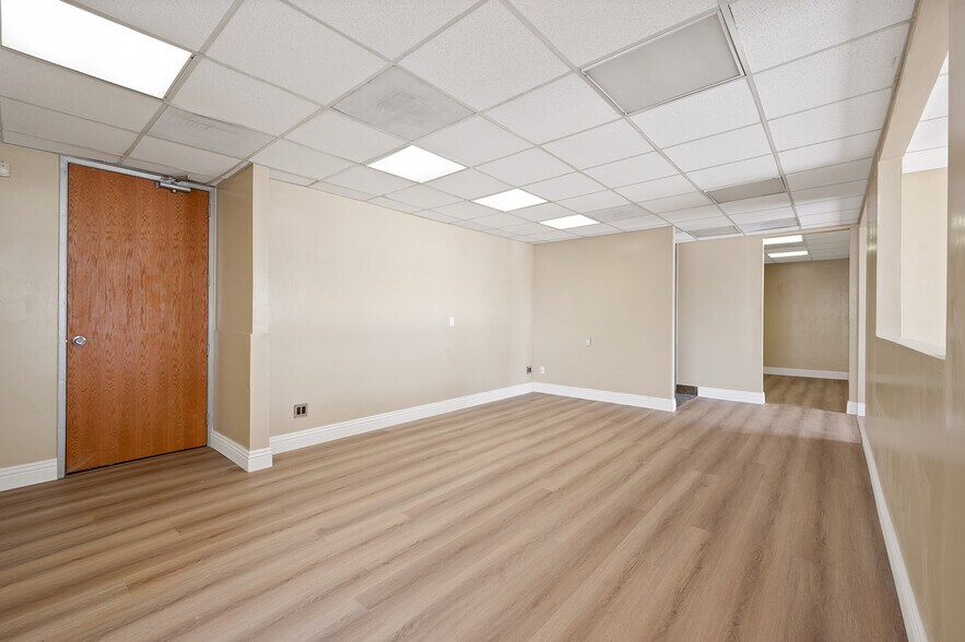 More Photos Of 2715 W 1st St, Santa Ana Unknown For Lease