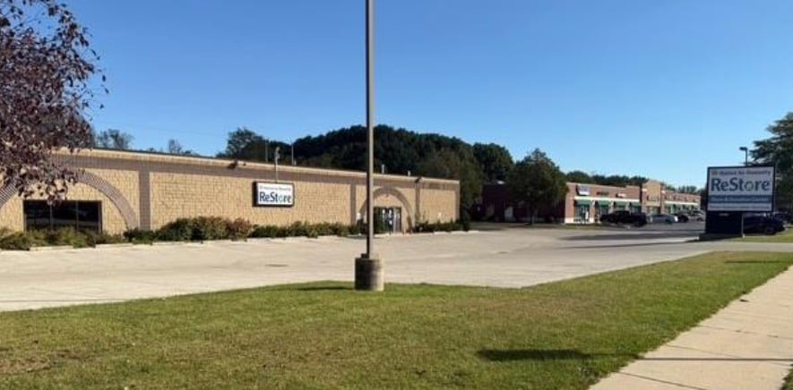 Primary Photo Of 4150 S 108th St, Greenfield Freestanding For Sale