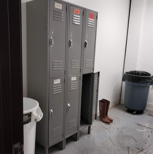 More Photos Of 13294 Ralston Ave, Sylmar Warehouse For Sale