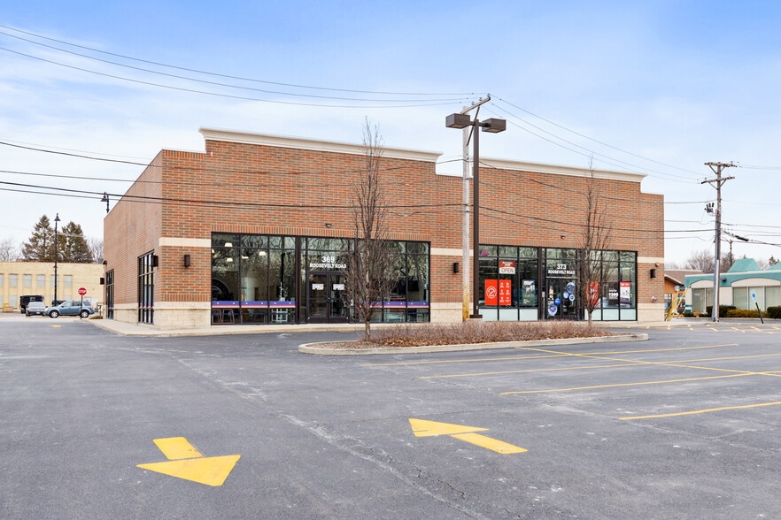 More Photos Of 369 Roosevelt Rd, Glen Ellyn Freestanding For Sale