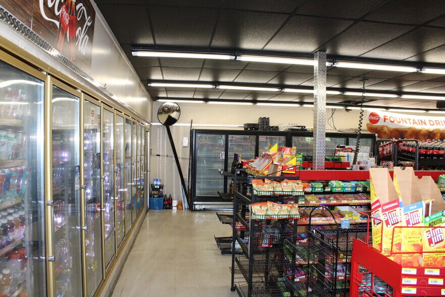 More Photos Of 4362 Government Blvd, Mobile Convenience Store For Sale