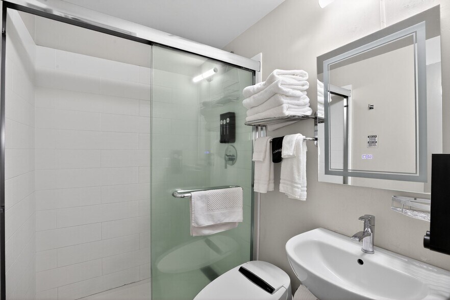 More Photos Of 220 Midland Ave, Basalt Hotel For Sale