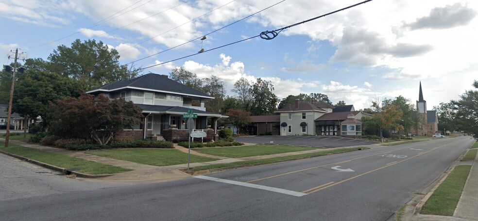 Primary Photo Of 1419 Leighton Ave, Anniston Office For Lease