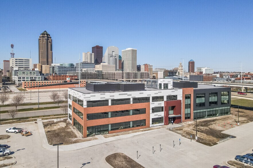 More Photos Of 220 SW 9th St, Des Moines Office For Lease