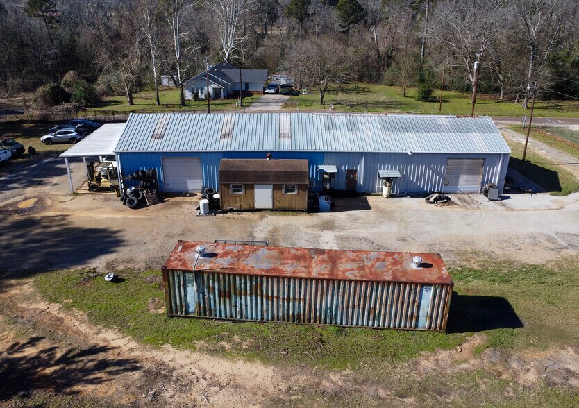 More Photos Of 1011 Redbud, Overton Warehouse For Sale