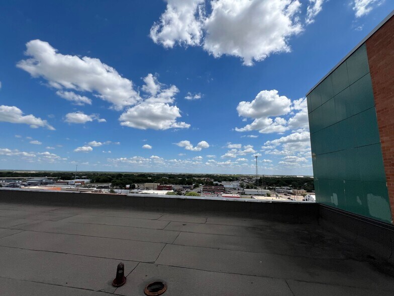 More Photos Of 100 N Main St, Corsicana Office Residential For Sale