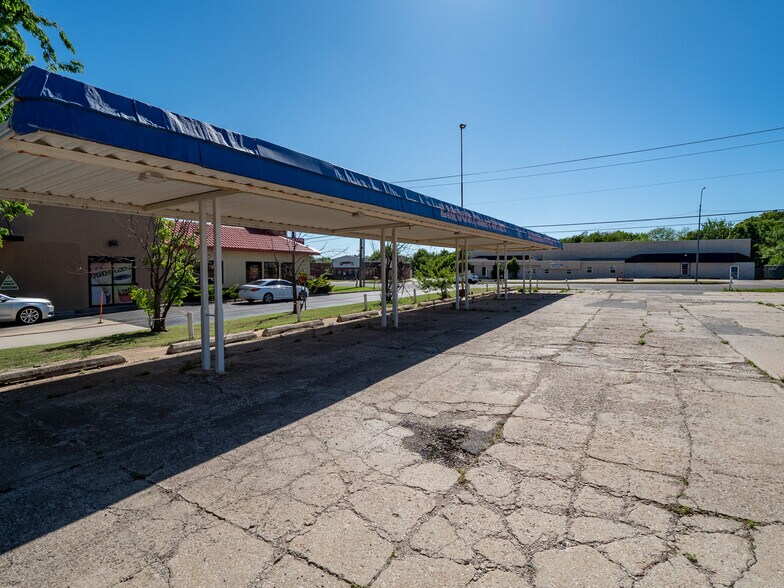 More Photos Of 400 S Air Depot Blvd, Oklahoma City Freestanding For Sale
