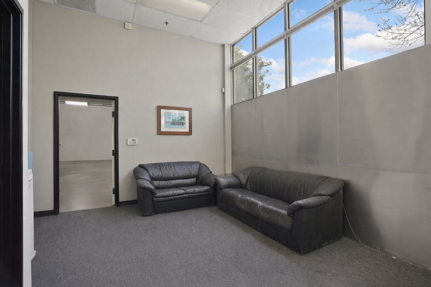 More Photos Of 2260 Macarthur Dr, Tracy Warehouse For Sale