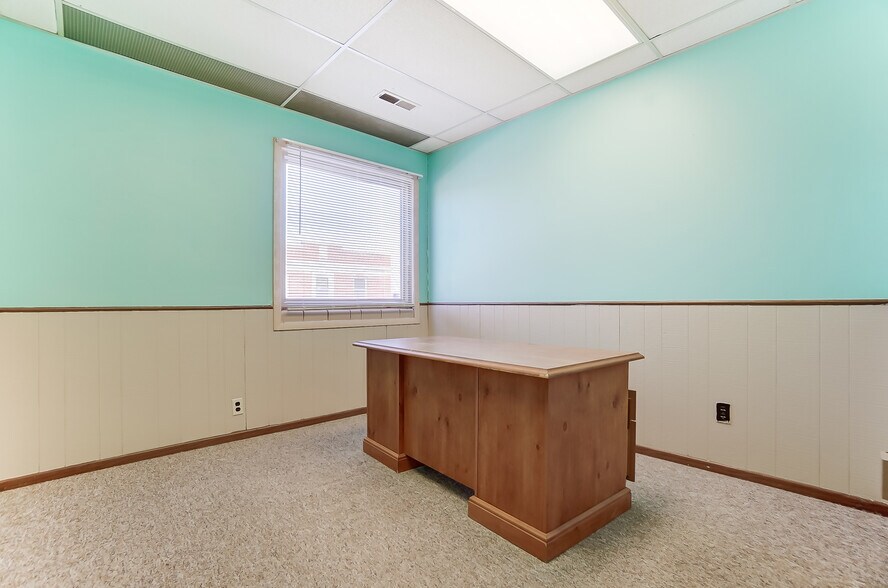More Photos Of 112-120 N West St, Lima Storefront Retail Office For Lease