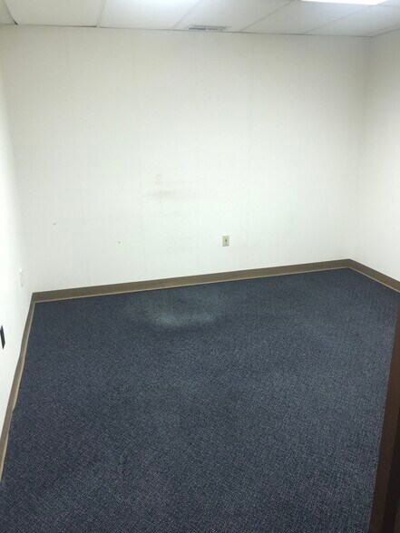 More Photos Of 227 N Jefferson St, New Castle Medical For Sale