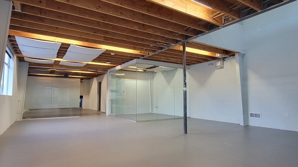 More Photos Of 277 Carolina St, San Francisco Flex For Lease