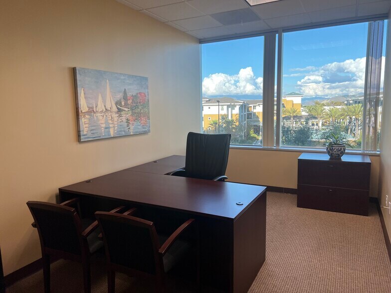 More Photos Of 1000 Town Center Dr, Oxnard Office For Lease