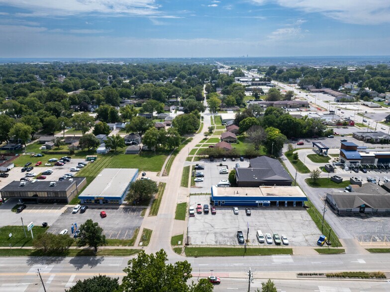 More Photos Of 110 SE Grant St, Ankeny Office For Sale