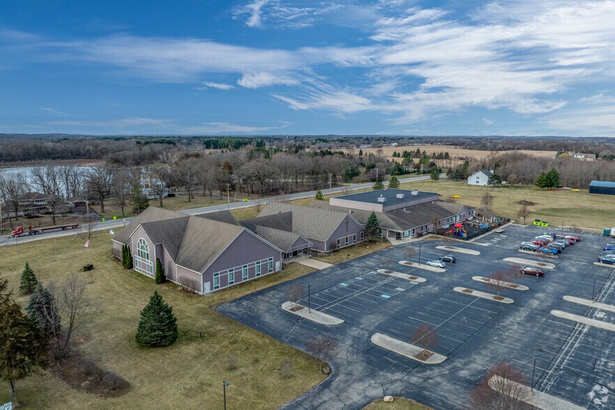 More Photos Of 995 S Sawyer Rd, Summit Religious Facility For Lease