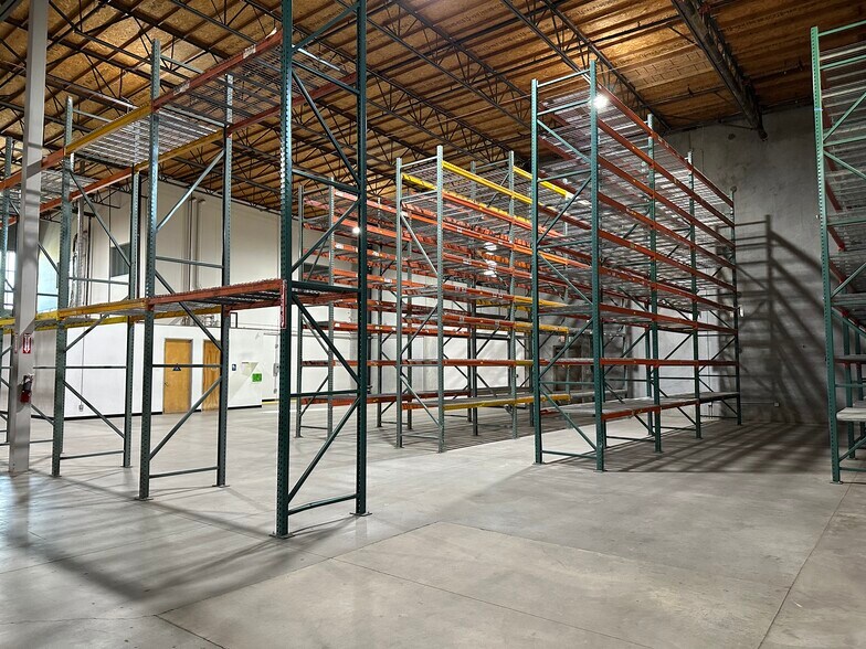 More Photos Of 26475 Summit Cir, Santa Clarita Warehouse For Lease