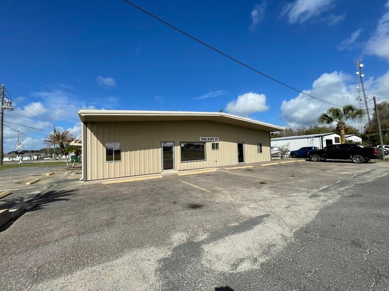 Primary Photo Of 1540 Kurt St, Eustis Manufacturing For Sale