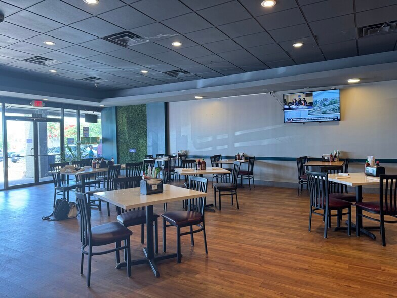 More Photos Of 2237 E Riverside Dr, Austin Restaurant For Lease