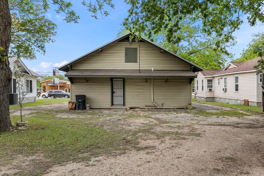 More Photos Of 1375 W San Antonio St, New Braunfels Freestanding For Sale
