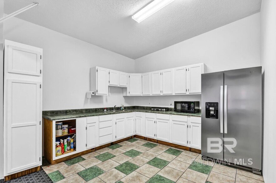 More Photos Of 20870 State Highway 59, Robertsdale Freestanding For Lease