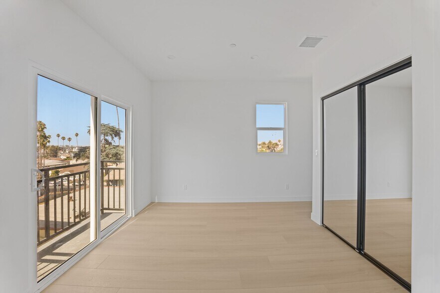 More Photos Of 4511 Rosewood Ave, Los Angeles Apartments For Sale