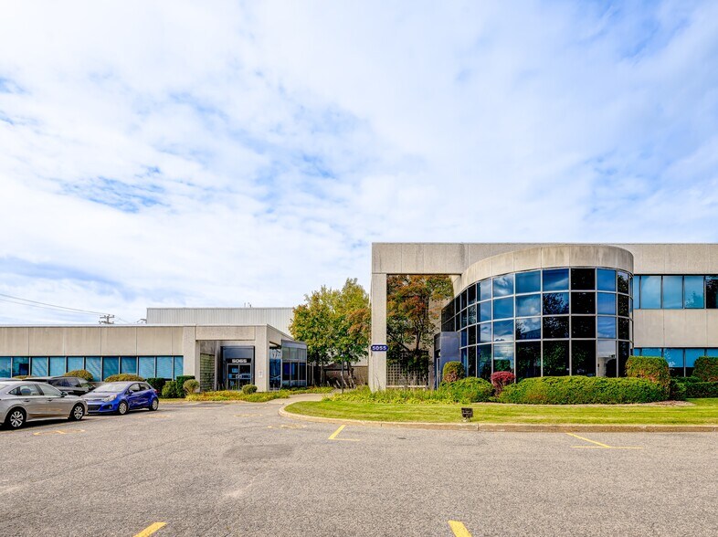 More Photos Of 5055-5065 Rue Lévy, Montréal Light Distribution For Lease