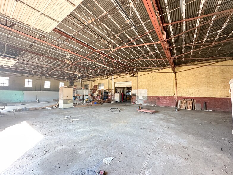 More Photos Of 200 S 7th St, Fort Smith Warehouse For Sale