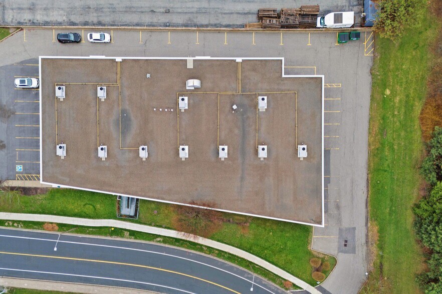 More Photos Of 45 Mcintosh Dr, Markham Office For Sale