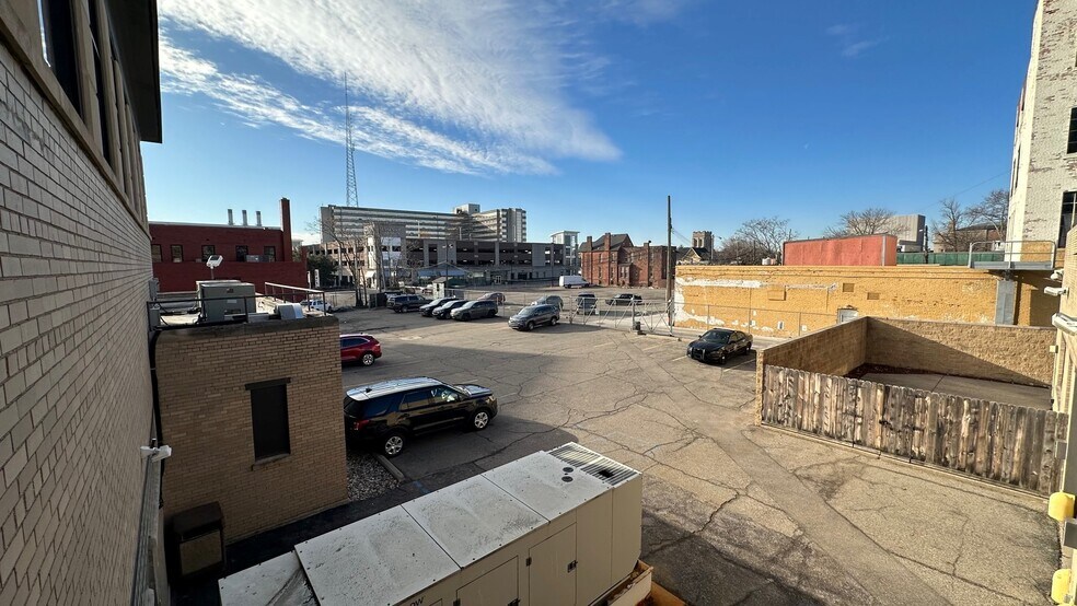 More Photos Of 4747 Woodward Ave, Detroit Medical For Sale
