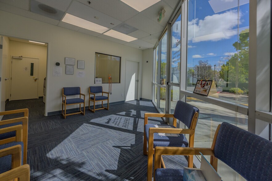 More Photos Of 42389 Winchester Rd, Temecula Warehouse For Sale