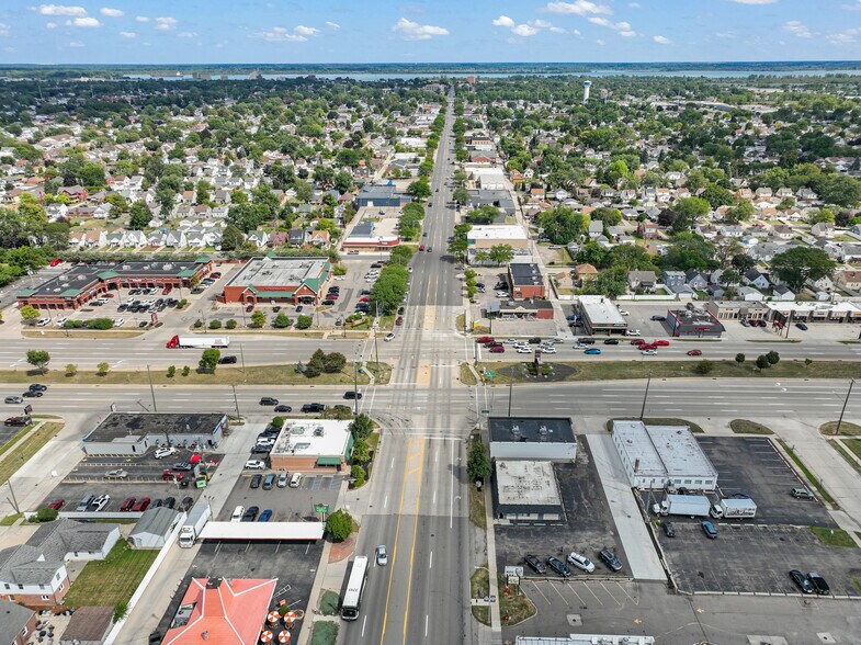 More Photos Of 15010 Fort St, Southgate Freestanding For Lease