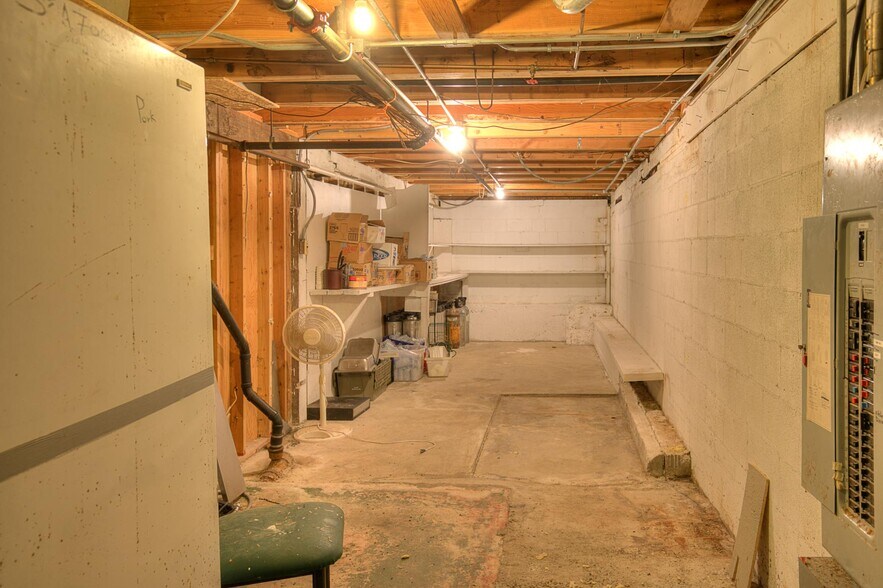 More Photos Of 61 Main St, Pacific Beach Restaurant For Sale