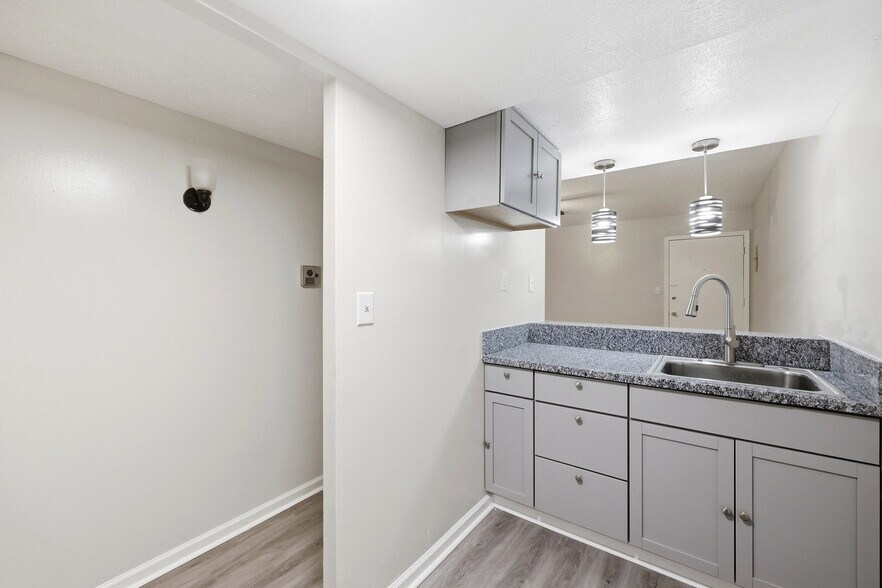 More Photos Of 2189 Baringer Ave, Louisville Apartments For Sale