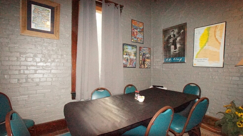 More Photos Of 1027 Jackson Ave, Enid Restaurant For Sale