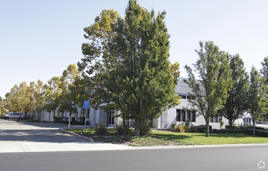 More Photos Of 1813 Rutan Dr, Livermore Warehouse For Lease