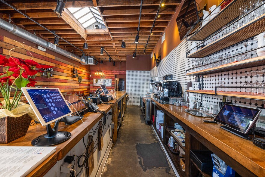 More Photos Of 1632 Colorado Blvd, Los Angeles General Retail For Sale