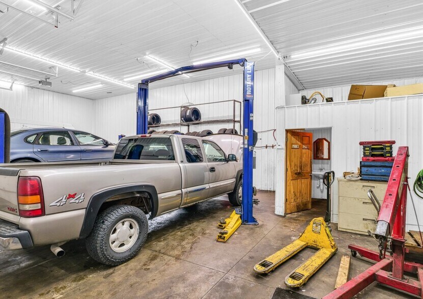 More Photos Of 507 S Tanner St, Rantoul Auto Repair For Sale