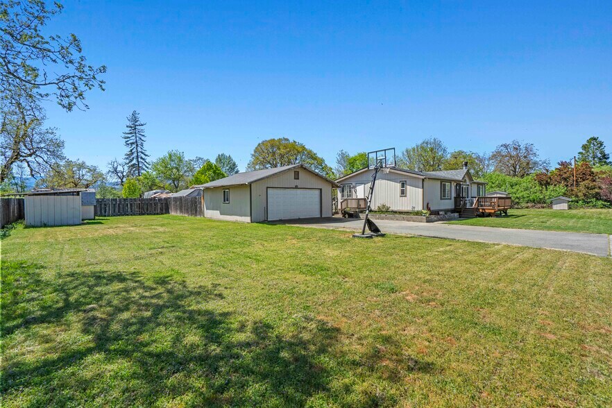 More Photos Of 387 Tavis Dr, Merlin Manufactured Housing Mobile Home Park For Sale