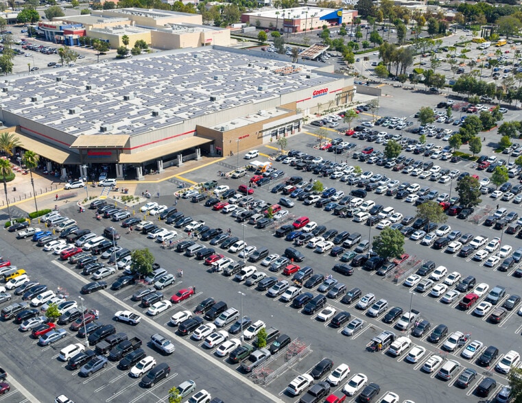 More Photos Of 4821 Del Amo Blvd, Lakewood Health Club For Sale
