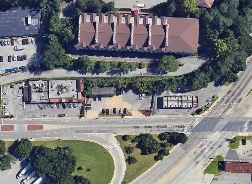 More Photos Of 4531 Falls Rd, Baltimore Auto Repair For Lease