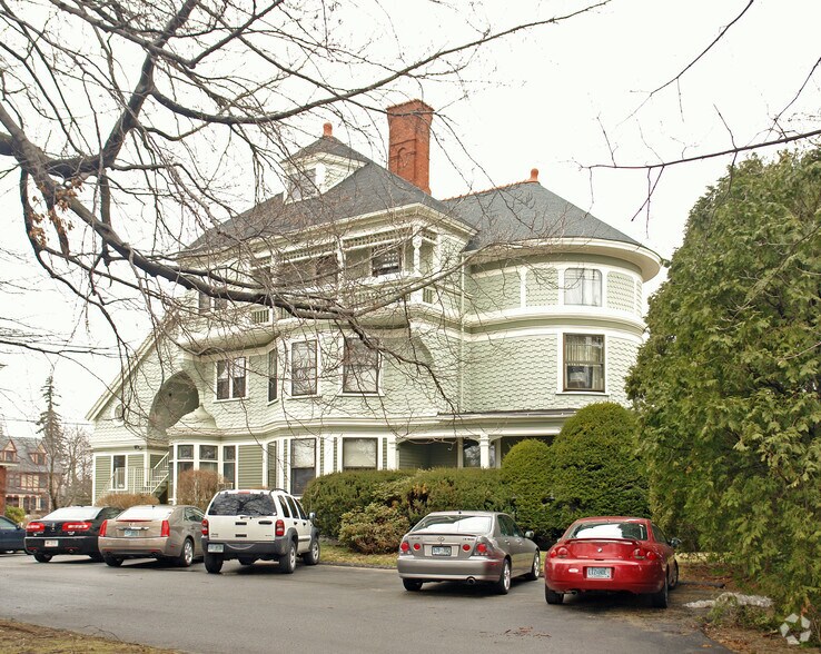 More Photos Of 84 Bay St, Manchester Office Residential For Lease