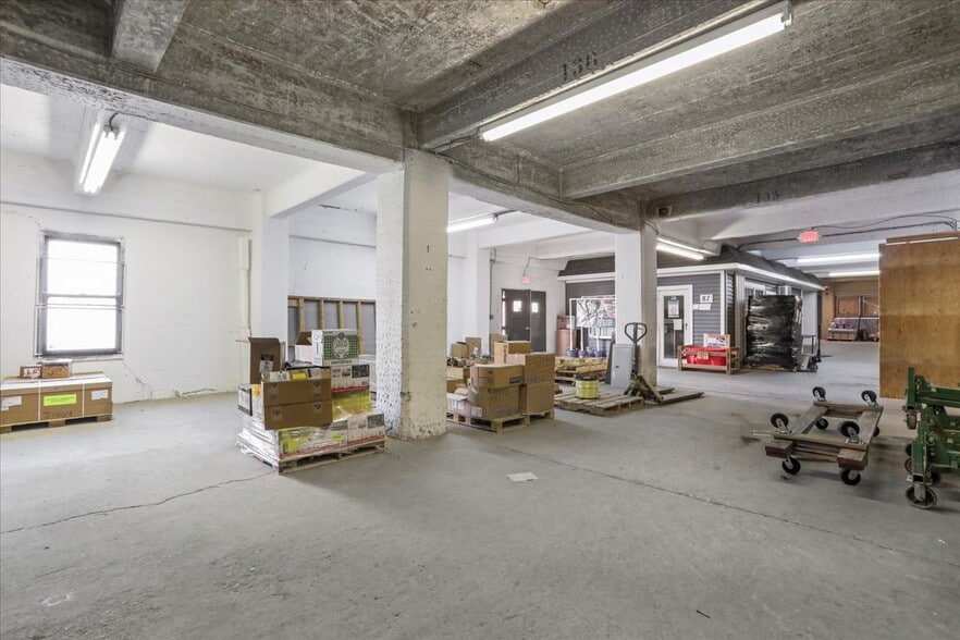 More Photos Of 87 W Lee St, Hagerstown Office For Sale