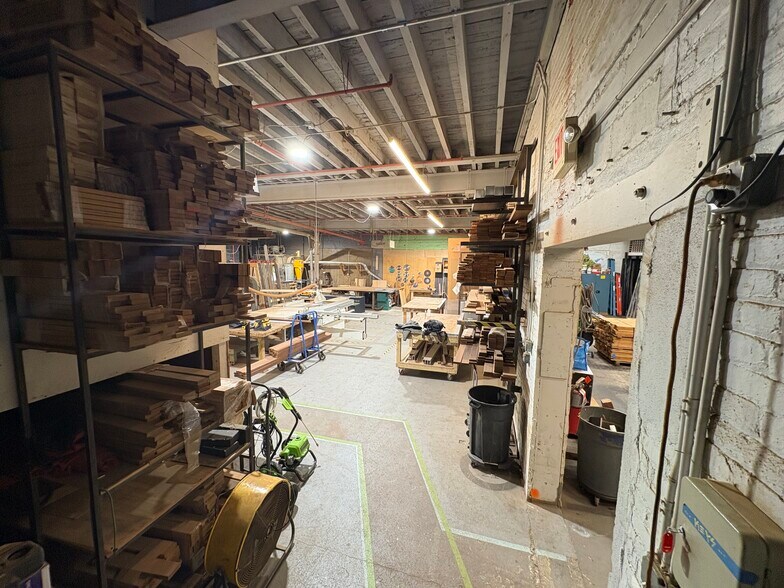 More Photos Of 18 Bay St, Brooklyn Light Manufacturing For Lease