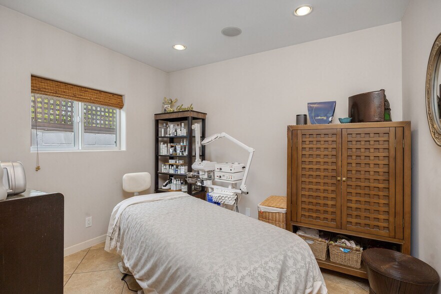 More Photos Of 1817 Euclid St, Santa Monica Apartments For Sale