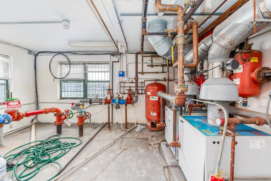 More Photos Of 311 Beach 53rd St, Far Rockaway Apartments For Sale