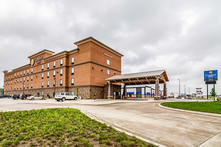 More Photos Of 3420 S Broadway, Minot Hotel For Sale