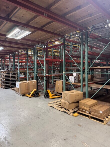 More Photos Of 280 W Central Blvd, Cape Canaveral Manufacturing For Sale