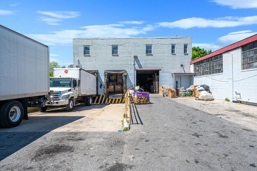 More Photos Of 1245 Marconi Blvd, Copiague Warehouse For Sale