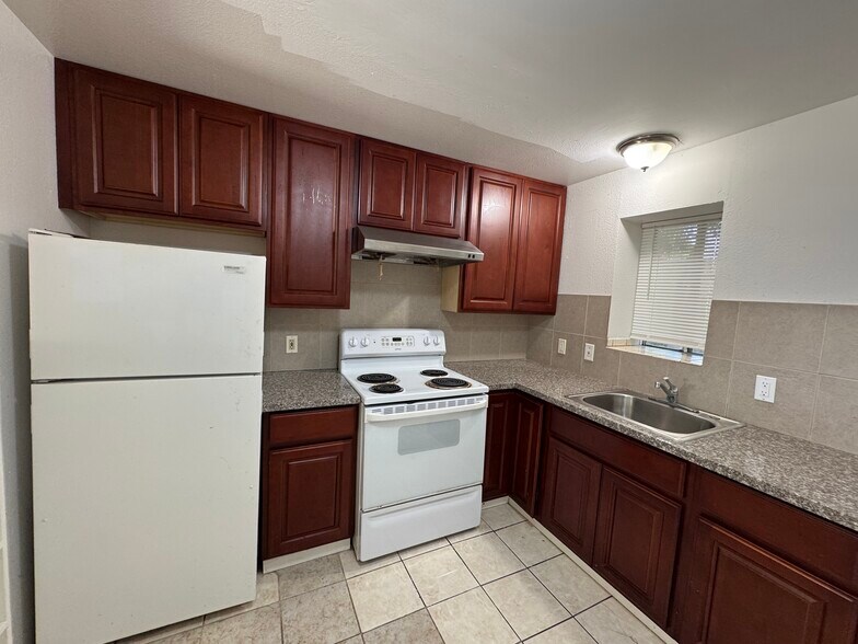 More Photos Of 2151 E 24th St, Oakland Apartments For Sale